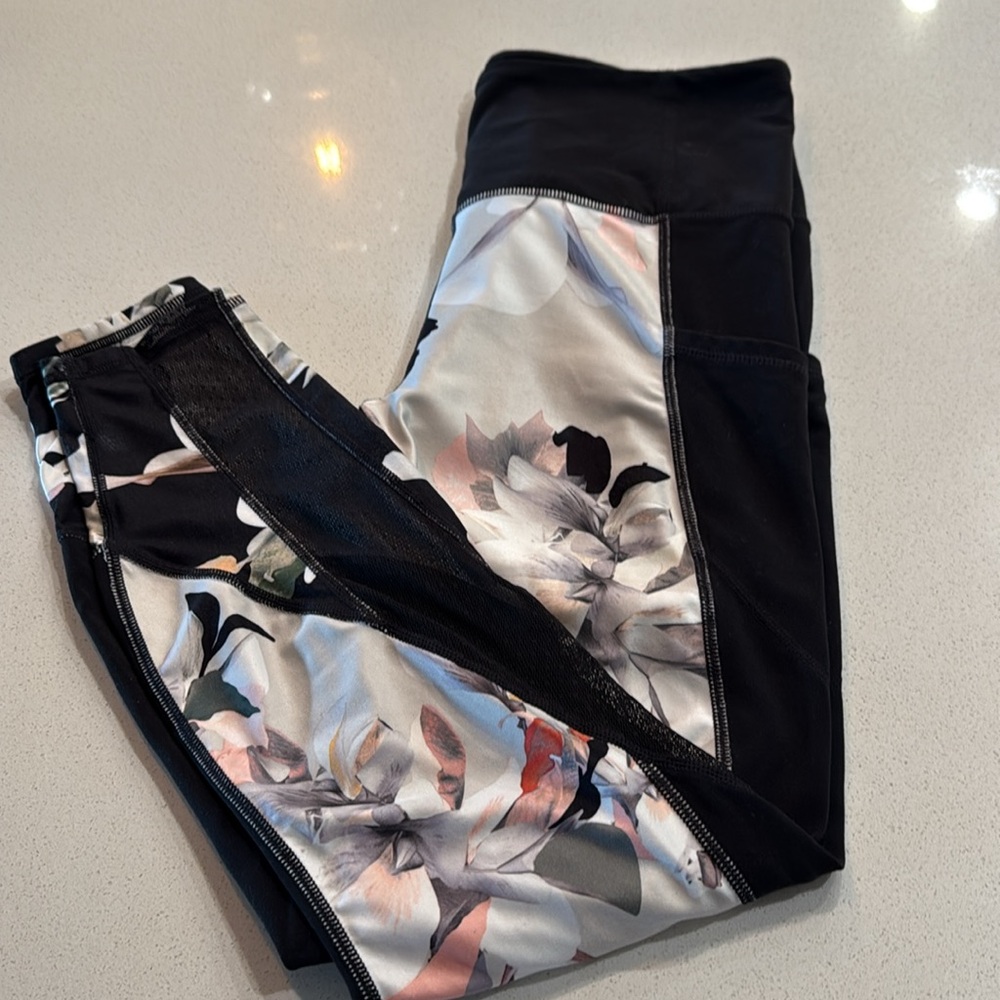 Athleta Leggings Size Medium - Picture 6 of 10